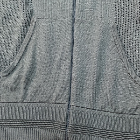 Lululemon Wake Up & Go Sweater
Graphite Green 6 *no tag see measurement - Picture 6 of 10